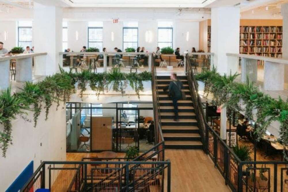 Interior de una oficina de WeWork.