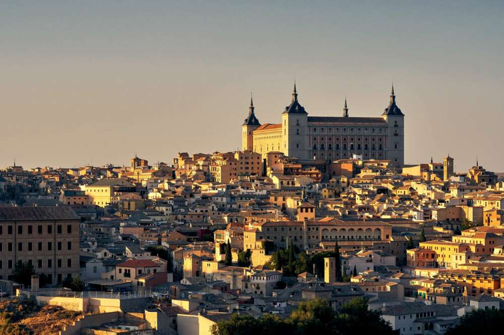 Toledo es una de las ciudades más económicas para viajar en España. Imagen: Freepik.